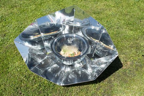What is solar cooker and how it works?